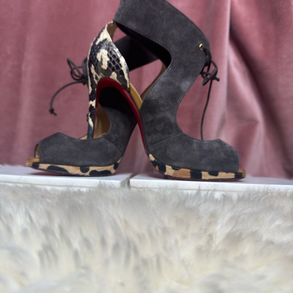 CHRISTIAN LOUBOUTIN NIB CAMPANIA TAUPE SUEDE PYTHON HEEL PUMPS 38 - Picture 11 of 12